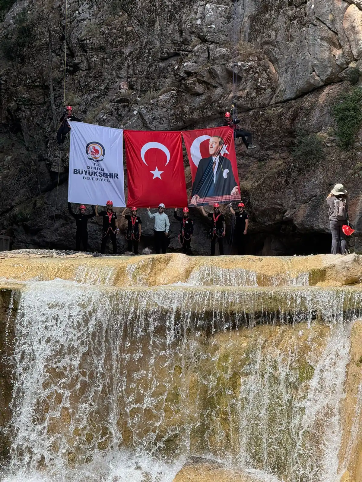 Debak’tan Acıpayam Kanyonu’nda Zafer Bayramı’na Özel Anlamlı Etkinlik