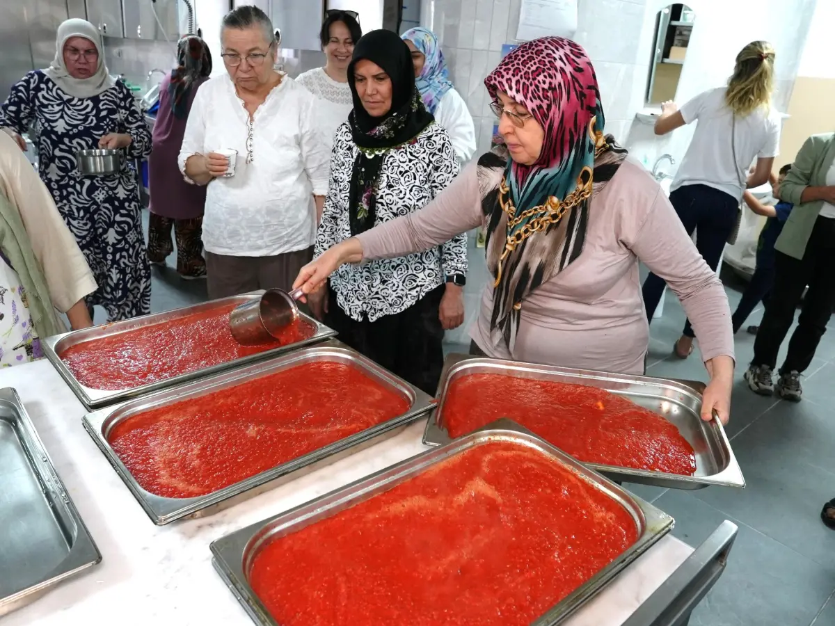 Geleneksel Tarhana Atölyesi’ne Yoğun İlgi