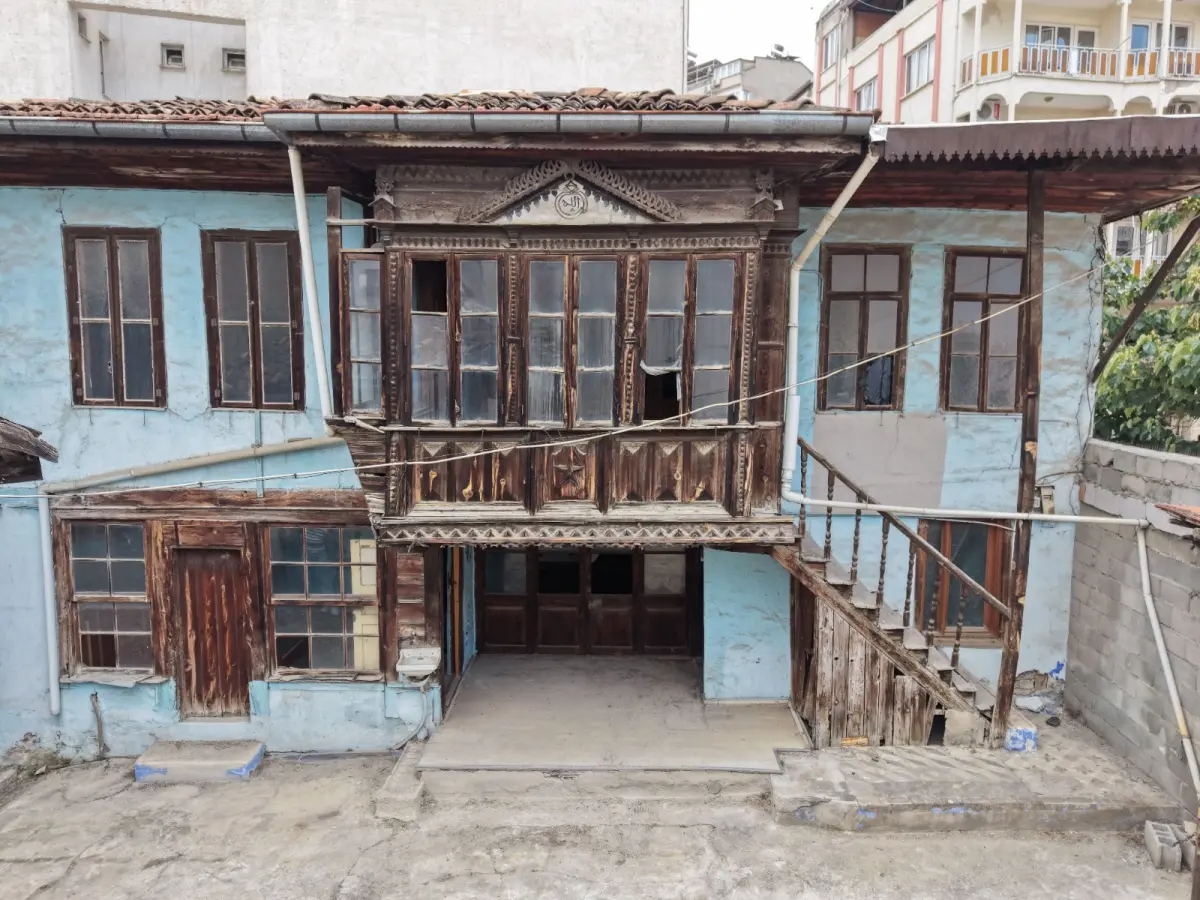 Merkezefendi’de Tarihi Şerbetçioğlu Konağı’nda Restorasyon Çalışmaları Başladı